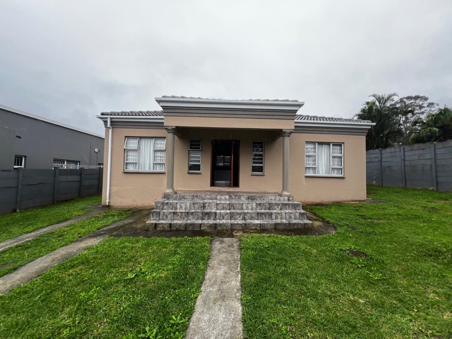 8 Bedroom Property for Sale in Abbotsford Eastern Cape